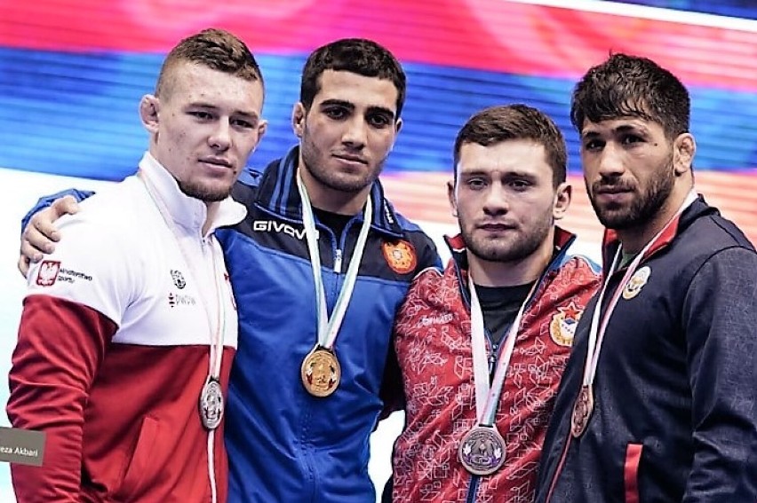Zapaśnik Szymon Szymonowicz z Chełma zdobył srebrny medal podczas Wojskowych Mistrzostw Świata w Iranie