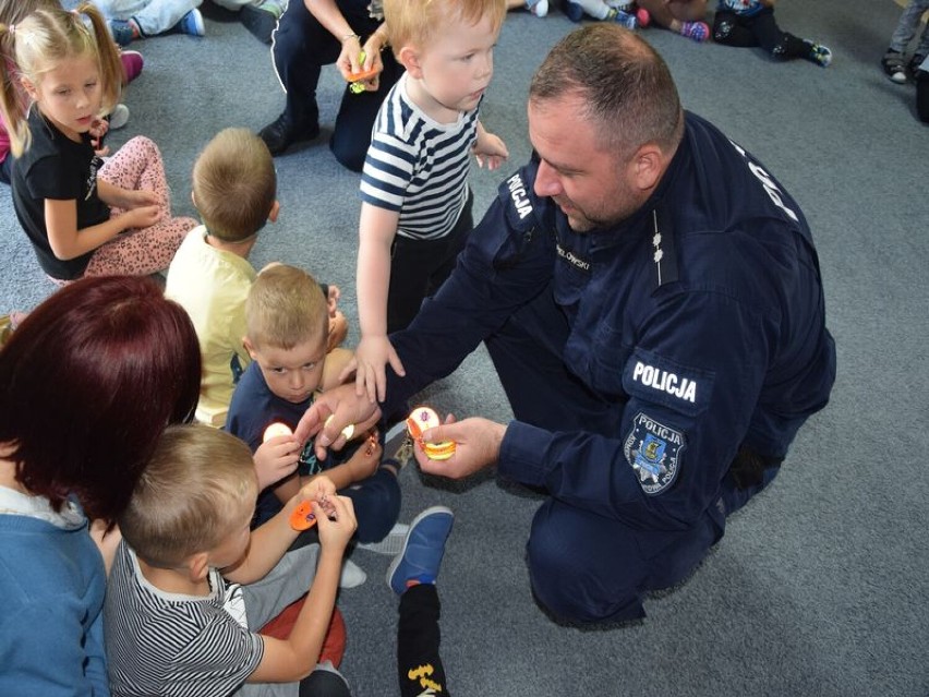 „BEZPIECZNA DROGA DO SZKOŁY” czyli puccy dzielnicowi dbają o bezpieczeństwo przedszkolaków