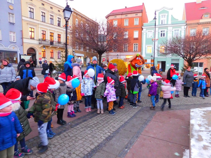 Centrum Wałbrzycha rozbłysnęło tysiącami światełek - dekoracji świątecznych. Jest pięknie!