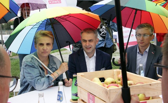 Posłowie lewicy pod hasłem "Bezpieczna rodzina" odwiedzili Grudziądz, aby wysłuchać głosu mieszkańców i władz samorządowych