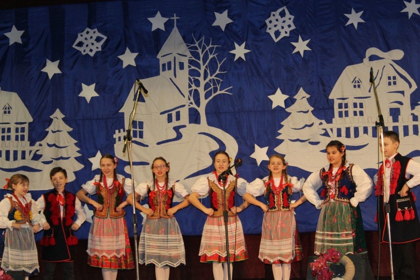 Zespół ludowy z Trębaczewa występuje z kapelą i grupą dziecięcą 
