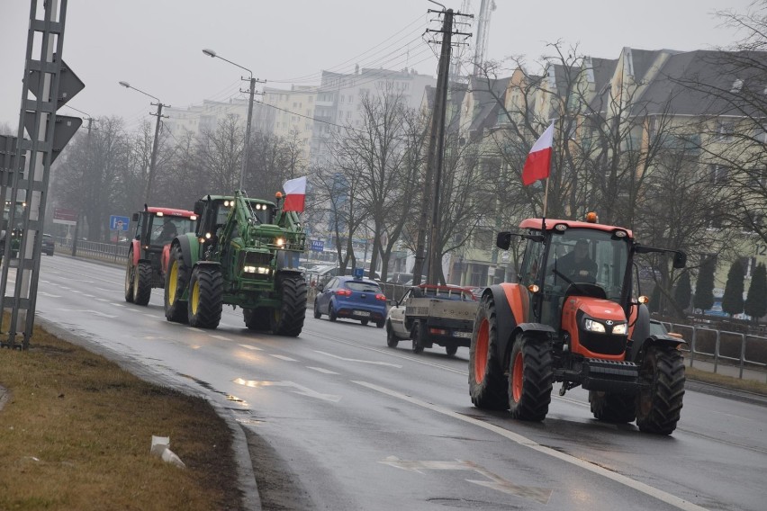 Rolniczy protest w powiecie sieradzkim. Traktory tamowały ruch na rondach. Rozmowy z ministerstwem podjęte