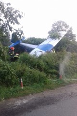 Wypadek na pikniku lotniczym w Bielsku-Białej: samolot w krzakach