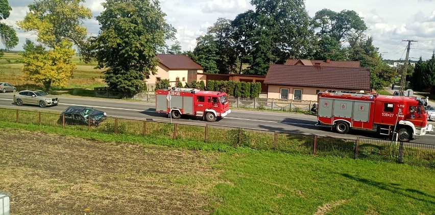 Dwa auta zderzyły się w piątkowe popołudnie w gminie Brzeźnio ZDJĘCIA, AKTUALIZACJA