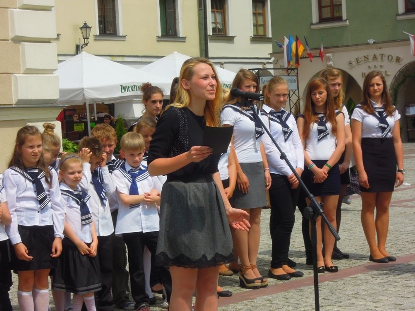 Zamość: Odsłonili kotwicę na Rynku Solnym