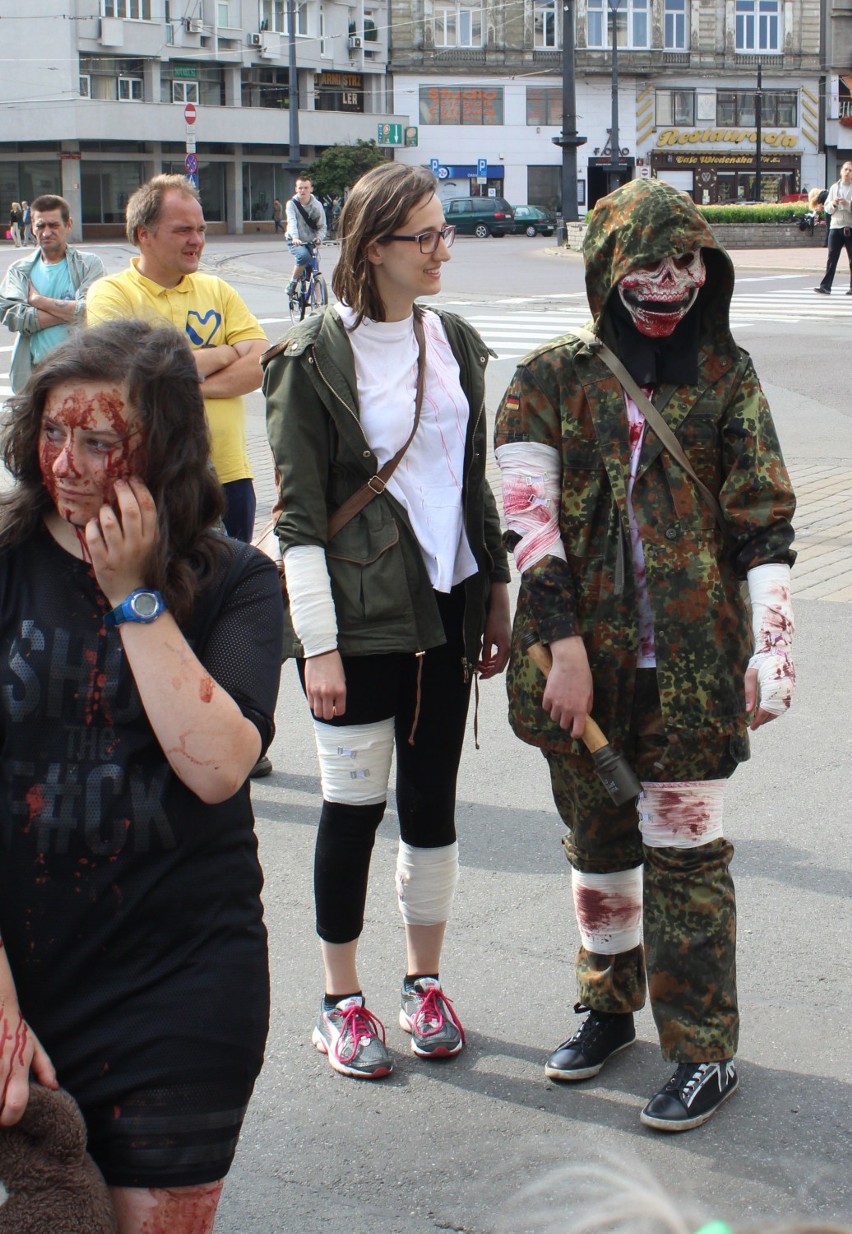 Zombie Walk 2015 w Łodzi - Żywe trupy na Piotrkowskiej