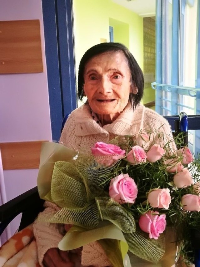 Pani Honorata przeżyła 109 lat. W ubiegłym roku podczas urodzin odwiedził ją m.in. prezydent Marcin Bazylak