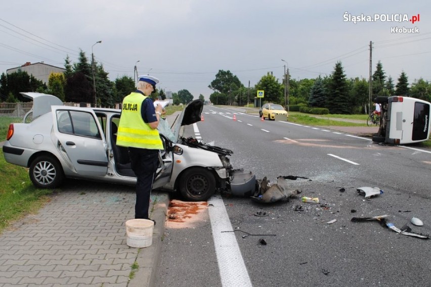 Zderzenie busa i osobówki w Gruszewni [FOTO]