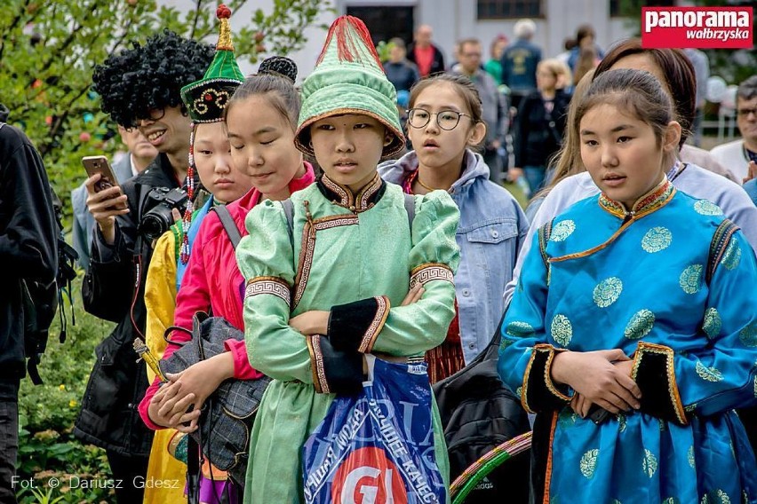 Parada i pokazy uczestników Brave Kids w Wałbrzychu