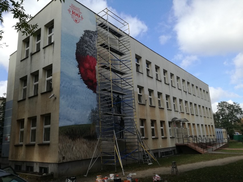 Mural poświęcony Powstaniu Wielkopolskiemu powstaje w...