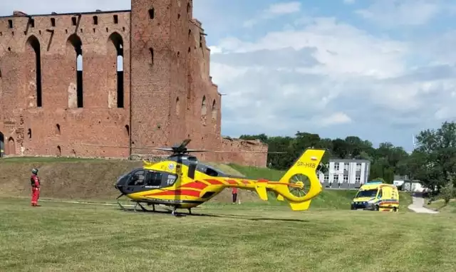 Śmigłowiec LPR lądował przy zamku krzyżackim w Radzyniu Chełmińskim