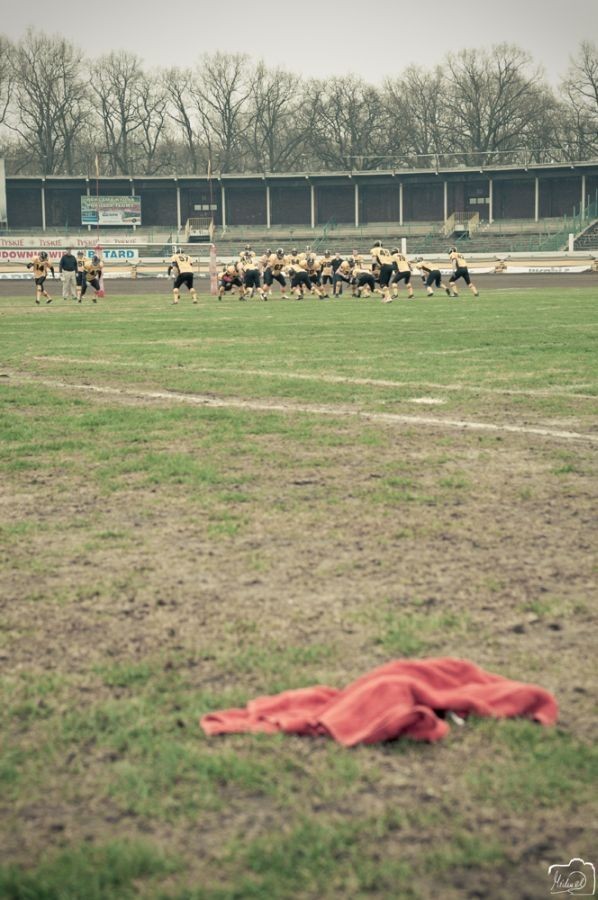 Futbol amerykański: Devils Wrocław rozgromili Lowlanders Białystok 60:0 (ZDJĘCIA)