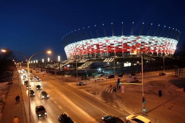 Stadion Narodowy

Najbardziej reprezentacyjny obiekt w stolicy, z którego warszawiacy są bardzo dumni. Tym bardziej, że ostatnio został Budynkiem Roku w dwóch kategoriach: Budynek Roku w Europie Środkowo-Wschodniej i Południowo-Wschodniej oraz Projekt Roku w kategorii Hotel, Centrum Rozrywki, Budynek Mieszkalny.