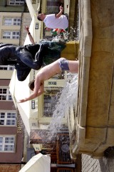 Inspektor Sanitarny ostrzega: Kąpiel w fontannach może być ryzykowna!