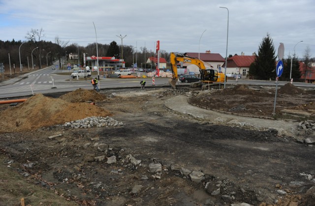 Na skrzyżowaniu ulic Krakowskiej, Armii Krajowej, Sobieskiego i Gurbiela w Przemyślu, trwa budowa ronda turbinowego. 

Aktualnie wszystko przebiega zgodnie z harmonogramem. Rondo ma być gotowe do końca czerwca 2017 r.