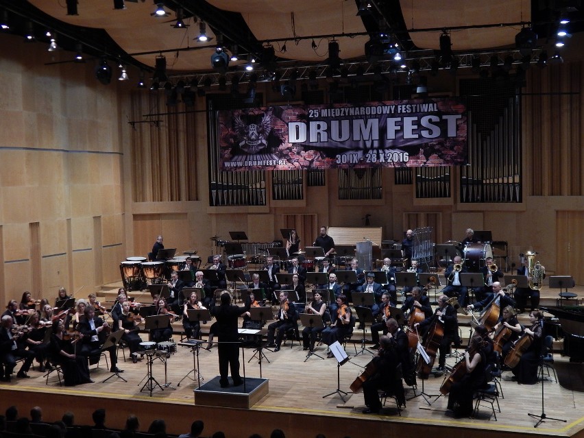 Koncert w Filharmonii Opolskiej podczas 25. Drum Festu.