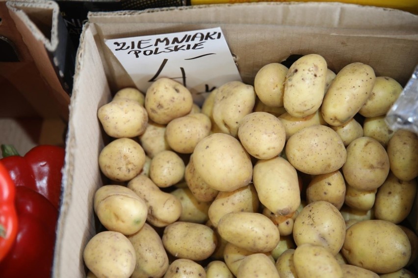 ziemniaki 0,70-0,90 zł/kg (40-67 gr)...