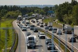 Zderzenie pięciu pojazdów osobowych na autostradzie A4. Powstał zator na 5 kilometrów