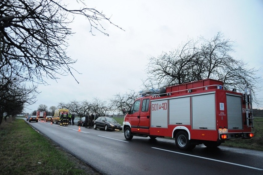 Wypadek - 3 listopada - na drodze Nochowo -Wyrzeka