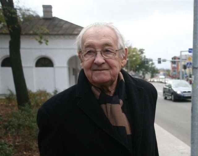 Andrzej Wajda, wybitny polski reżyser, laureat wielu nagród międzynarodowych, także Oskara, wychowywał się w Radomiu.