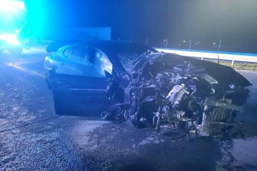 Dramatyczny wypadek na A1. Rodzina z Myszkowa straciła życie w płonącym po wypadku aucie. Kim może okazać się kierowca BMW i czy jest winny?