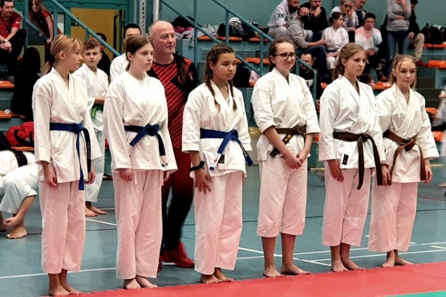 Zawodnicy Klubu Karate NIDAN Zielona Góra zdobyli w Kluczborku 20 medali.
