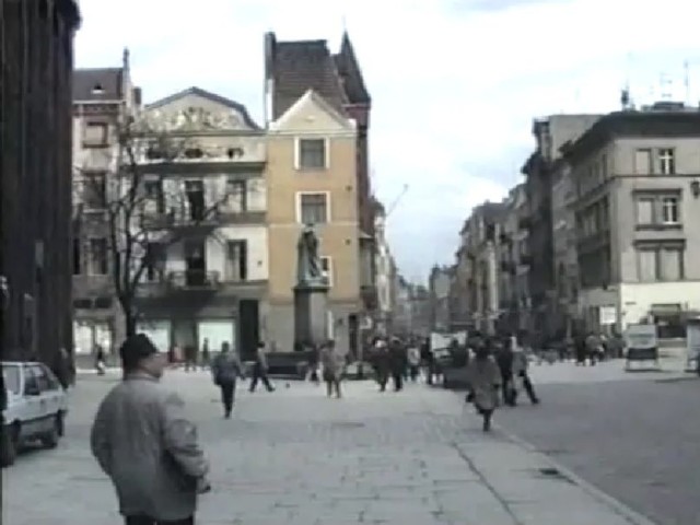 Kadr z filmu "Toruń kwiecień 1994 roku"