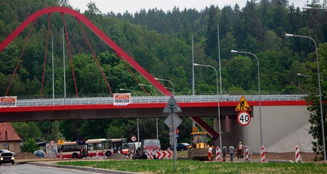 Most na obwodnicy przy wjeździe do Jeleniej Góry jest już gotowy. Trwają prace przy jezdni