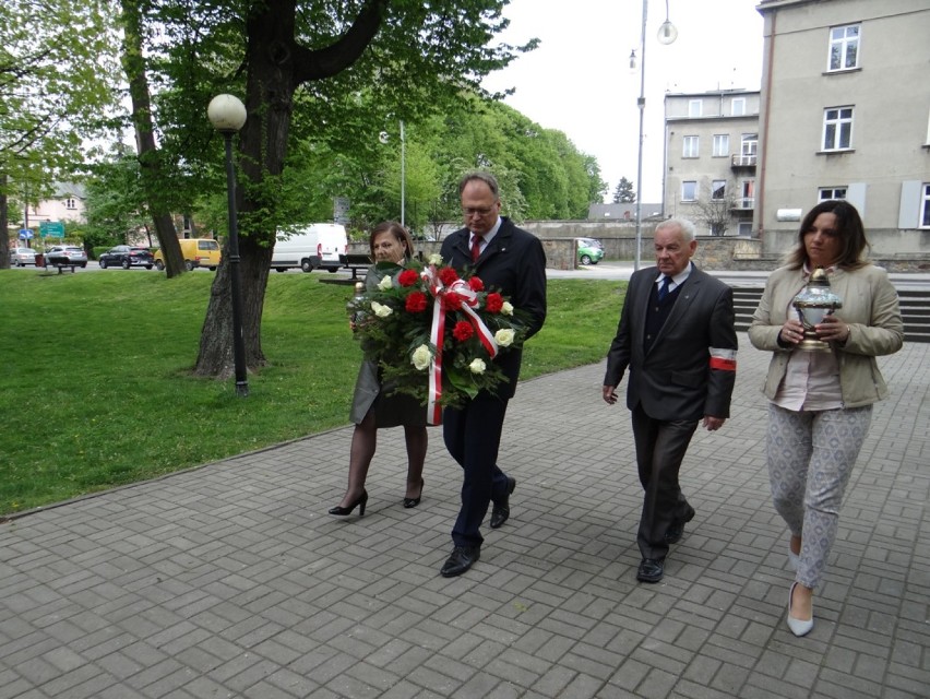 Radomsko: Kwiaty w rocznicę zakończenia II wojny światowej