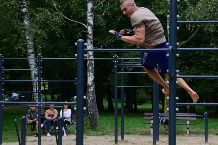 Street workout to aktywność polegająca na wykorzystaniu...