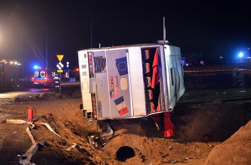 17 osób rannych, dwie nie żyją. Wypadek autobusu, który jechał z Wrocławia