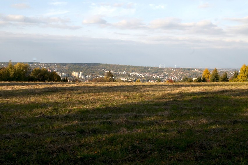 Społecznicy z PTTK wysprzątali Fort 3 Kruhel i jego...