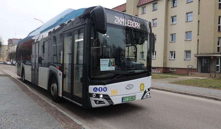 Mieszkańcy Lęborka testowali elektryczny autobus. Przez jeden dzień woził lęborczan MATERIAŁ WIDEO