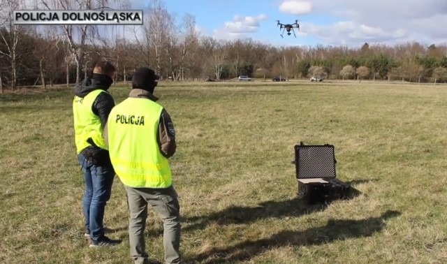 Kontrolują z powietrza czy przestrzegamy obowiązujących zakazów