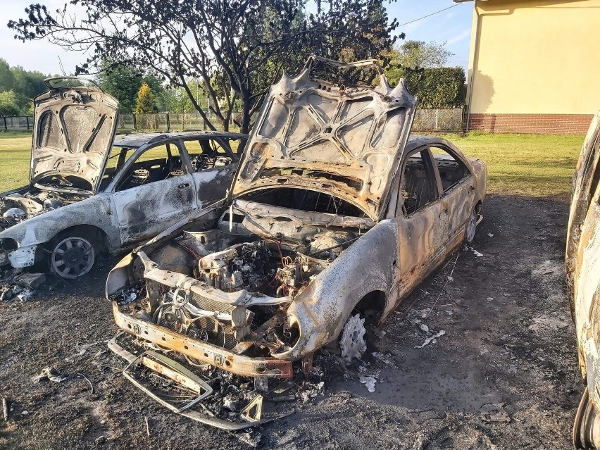 Duży pożar w Przechodzie w powiecie nyskim. Znaleziono dziwną substancję