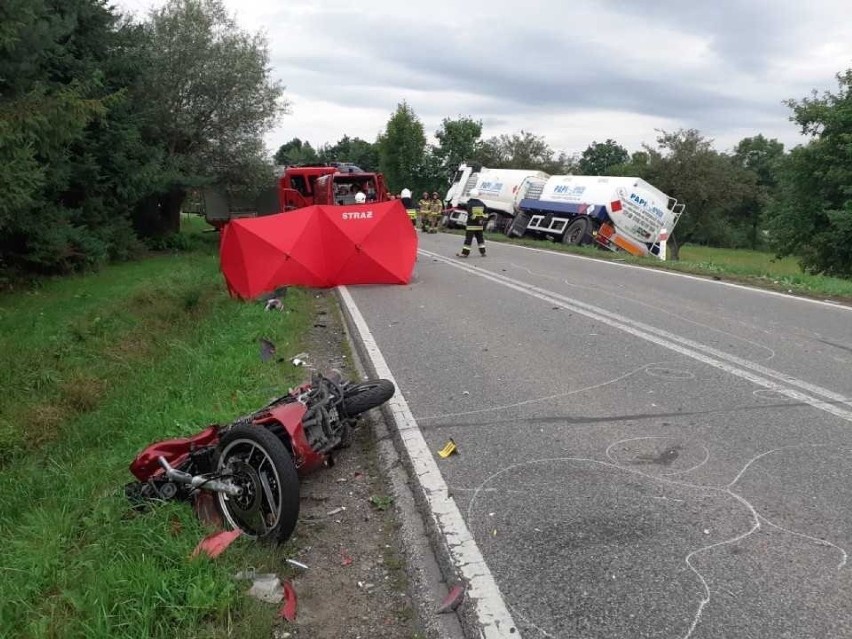 Wiśniowa. Śmiertelny wypadek na drodze wojewódzkiej 964. Droga była zablokowana przez kilka godzin