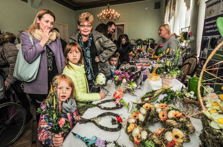 Urzekające pisanki wielkanocne w różnych odsłonach, a także...