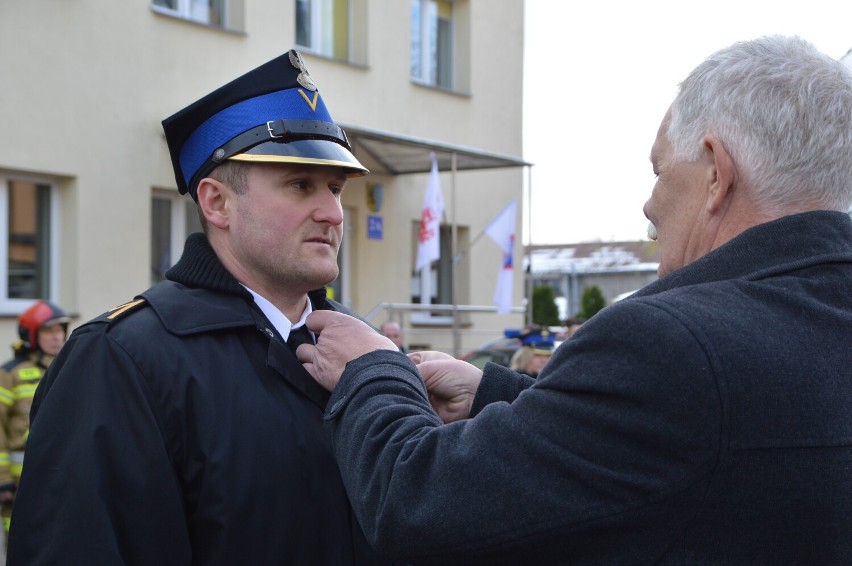 Podwójna feta u strażaków z Miastka. Obchody Narodowego Święta Niepodległości i przekazanie nowego wozu bojowego | ZDJĘCIA+WIDEO