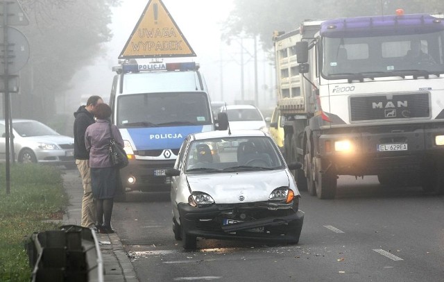 Zderzyły się trzy auta&#8233; na Pabianickiej