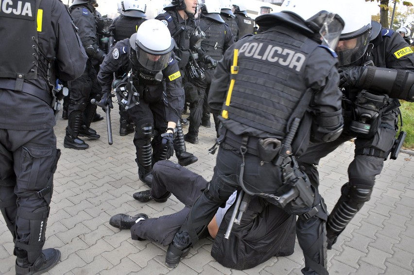Derby Krakowa 2013: kilkanaście osób zatrzymanych [ZDJĘCIA]