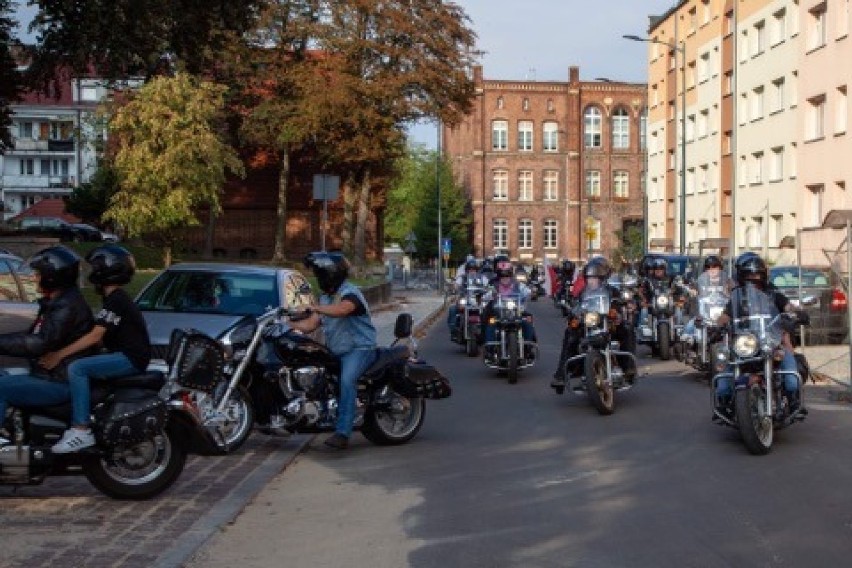 Stargard. Zachodniopomorscy motocykliści oddali hołd poległym na II wojnie światowej w 80. rocznicę jej wybuchu [ZDJĘCIA]