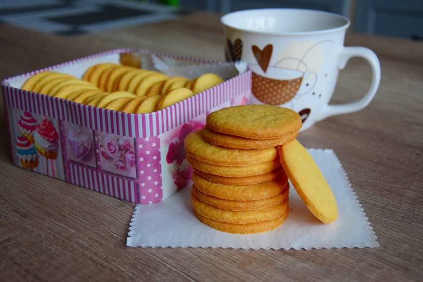 Ciasteczka maślane (PRZEPIS) Możesz zabrać je na piknik lub podarować w prezencie