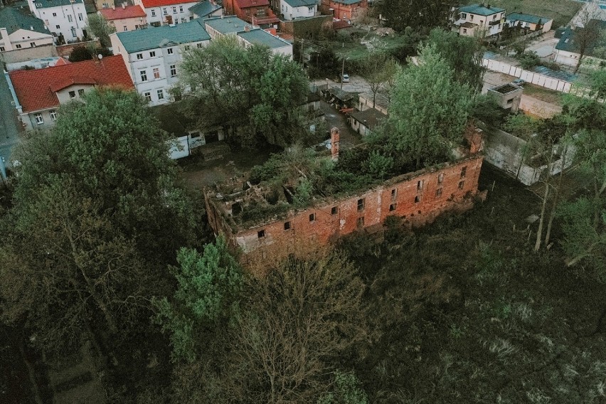 Obornicki klasztor z lotu ptaka. Co skrywają jego mury?