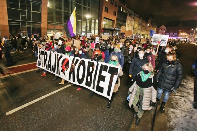 Protest - spacer po centrum Wrocławia, piątek 29 stycznia 2021