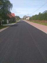 Droga w Piaskach już prawie skończona. To część większej inwestycji powiatu zduńskowolskiego ZDJĘCIA