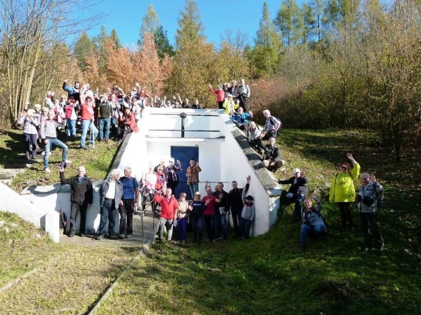 Około 70 osób wybrało się w niedzielę na turystyczną...