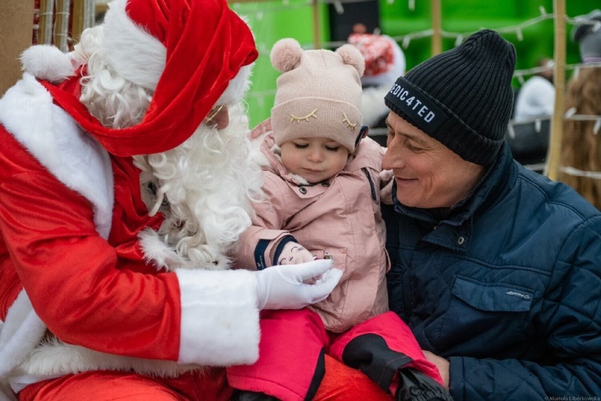 Jarmark  św. Mikołaja 2022 na konińskim rynku. Zapalą lampki na miejskiej choince