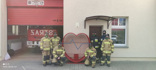 - Podjęliśmy wspólną decyzję, że po zapełnieniu serca wesprzemy najbardziej potrzebującą osobę z naszego okręgu - podkreśla Paweł Zakrzewski, naczelnik jednostki OSP Rybieniec.