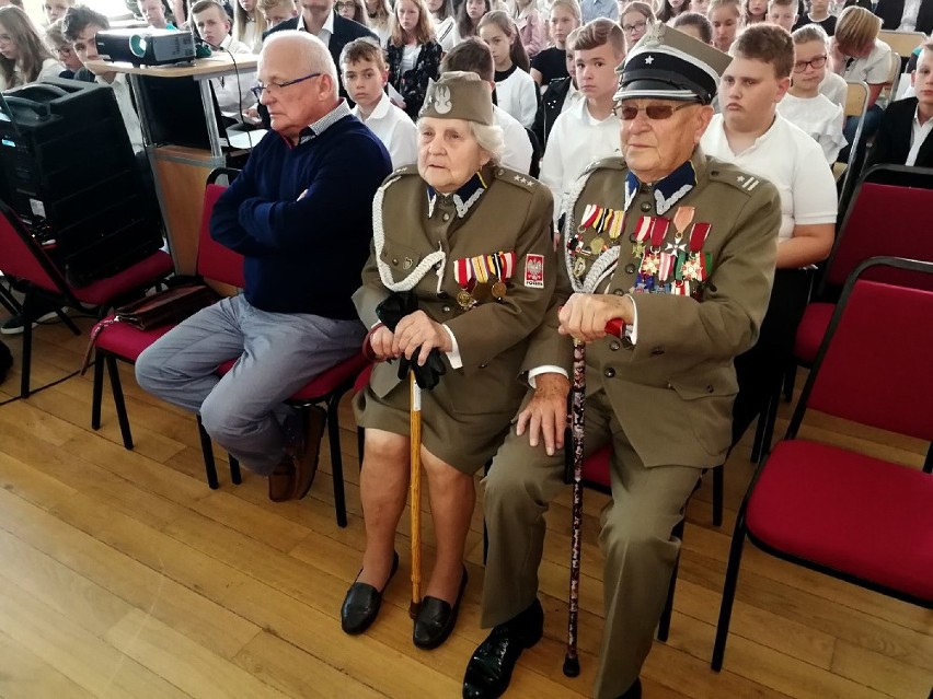 Spotkanie z kombatantami i weteranami II wojny światowej w Jaroszowie (ZDJĘCIA)