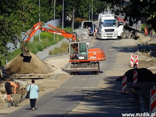 Trwa przebudowa ulicy Szydłowieckiej w Radomiu.